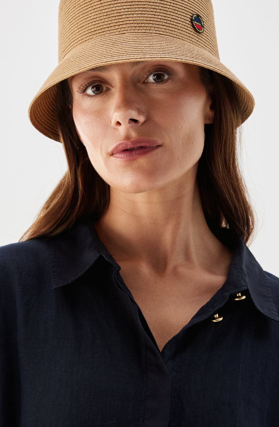 Tina bucket hat i strå natur